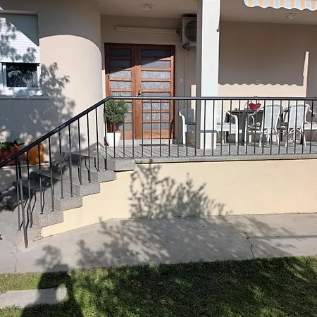 House - Sarah Apartment